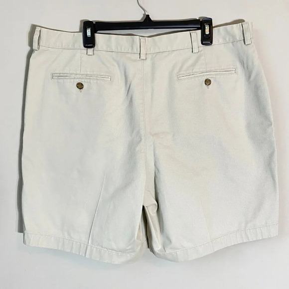 L.L. Bean Mens Size 40 8" Natural Fit Wrinkle-Free Flat Front Ivory Chino Shorts - Picture 8 of 16